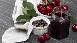 Jak udělat třešňovou marmeládu? Lahodná chuť léta vás bude těšit po celý rok