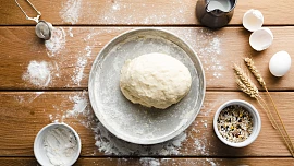 Kdy přidat sůl do těsta? Správný okamžik zajistí správnou strukturu i kynutí těsta