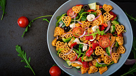 Těstovinové saláty: V letních vedrech vsaďte na osvěžující a lehké pokrmy