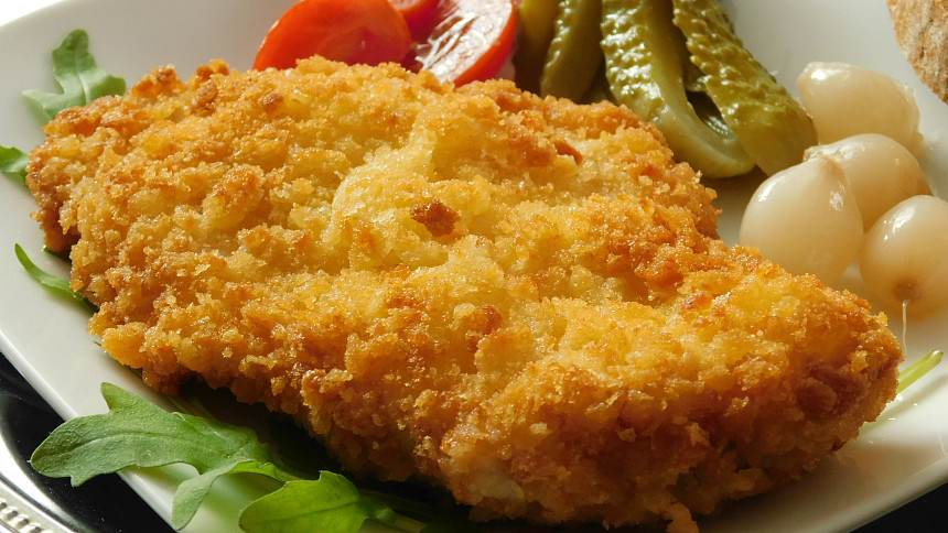 Co je židovský řízek a jak jej připravit? Vychutnejte si dobrotu vonící česnekem