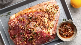 Chyby v přípravě marinád: Chuť masa je potřeba podtrhnout, nikoliv přebít Chyby v přípravě marinád: Chuť masa je potřeba podtrhnout, nikoliv přebít