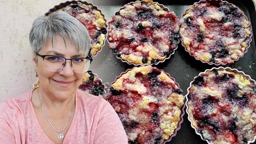 Koláče s ovocem a drobenkou: Lahodný moučník nás provází létem a podzimem