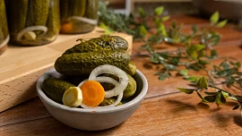 Jak udělat znojemský nálev na okurky? Recept, který je pravé chuti nejblíže
