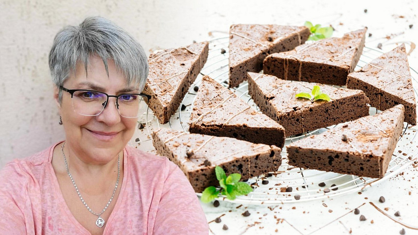 Moučníky z litých těst jsou jednoduché. Jejich příprava trvá jen několik minut