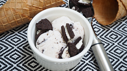 Jak ve sladké kuchyni využít Oreo sušenky? Černá barva dodává dezertům eleganci