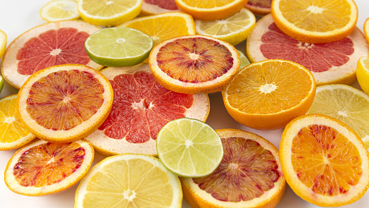 16 sladkokyselých dobrot s citrusy, kterými si báječně osladíme a osvěžíme život