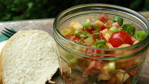 15 receptů na letní saláty: Dopřejte si porci čerstvých vitamínů každý den