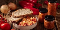 Chyby při vaření leča: Víme, jak se vyhnout vodnaté konzistenci i tvrdé zelenině
