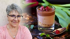 Čokoládové krémy jsou báječné. Chutnají v dortech, pohárech i zmrzlinách