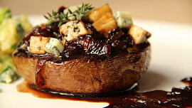 Jak se dělá karamelizovaná cibulka? Snadný postup krok za krokem ocení začátečníci