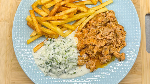 Gyros si můžete dopřát i doma. Podle videonávodu to jistě zvládnete