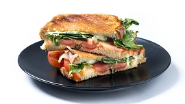 16 tipů na využití toustového chleba: Od koláčů a knedlíků po smaženky a sendviče