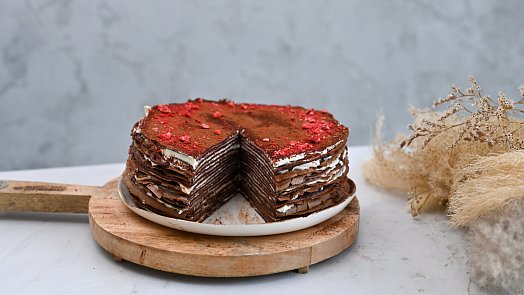 Jak udělat palačinkový dort? Vrstvené palačinky chutnají výtečně s krémem z mascarpone