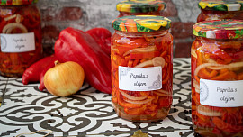 Sterilovaná červená paprika s olejem: Takto zavařená kapie je výbornou chuťovkou