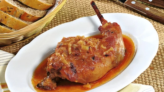 Jak upéct králíka? Poradíme začátečníkům, jak zajistit tomuto masu šťavnatost