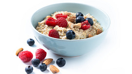 Proč by se mouka a zrna měla máčet? Jsou pak stravitelnější a těsta nadýchanější Proč by se mouka a zrna měla máčet? Jsou pak stravitelnější a těsta nadýchanější