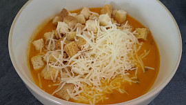 Italská rajčatová polévka: Dopřejte si osvěžující chuť zralých a sladkých rajčat