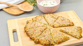 Scarpaccia je vlastně bramborovo-cuketová pizza. Zkuste ji podle videonávodu
