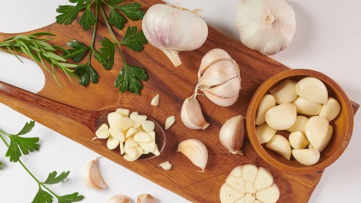 15 voňavých receptů s česnekem: Inspirujte se výběrem pokrmů s nezaměnitelným aroma