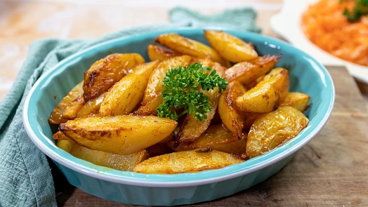 Jak udělat nejlepší americké brambory? Křupavá příloha z trouby je skoro bez práce