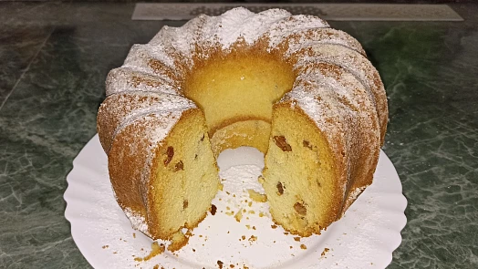 Léto u babičky: Když nebyl koláč, bublanina ani koblihy, byla vždy bábovka