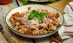 Rajčatová omáčka s těstovinami: Touto báječnou rychlovkou pohostíte i návštěvu