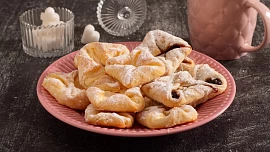 Chyby při přípravě tvarohových šátečků: Tvaroh ve vaničce i mnoho náplně je špatně