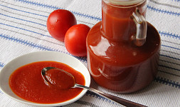 Domácí kečup: Proměňte šťavnatá rajčata v nejchutnější omáčku na světě