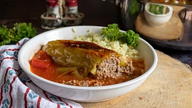 Jak připravit plněné papriky? Využijte úrodu ze zahrady na tuto obědovou klasiku