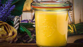 Co je to ghí, jak ho udělat a jak používat? Vysvětlíme, jaké jsou jeho přednosti