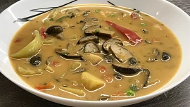 16 receptů na bramboračku, která je korunovanou královnou českých polévek