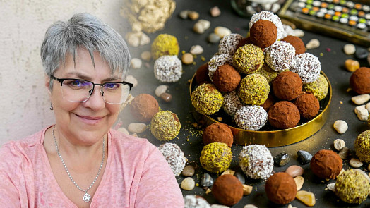 Barevné energetické kuličky: Jsou zdravé a vhodné na výlet i do vánočního cukroví