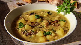 Jak uvařit poctivou bramboračku? S dobrými surovinami a s láskou to jde samo