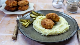 Jak připravit karbanátky? Česká klasika chutná s bramborami i chlebem