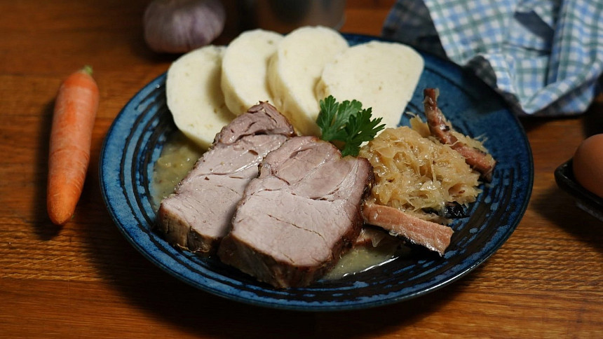 Chyby při přípravě knedla vepřa zela: Víte, čeho se vyvarovat, abyste si pochutnali?