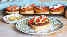 Sýrové smaženky: Retro pochoutce na vece neodoláte vy, vaše děti ani vnoučata