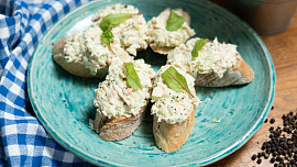 Celerová pomazánka: Připravíte ji snadno a využijete do ní podzimní kořenovou zeleninu