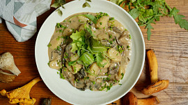 Jak připravit houbovou omáčku? O jemnost této dobroty se postará pomazánkové máslo