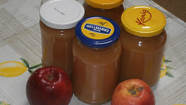 Jak udělat dětskou jablečnou přesnídávku? Vytvořte si zásobu pro nejmenší podle videa