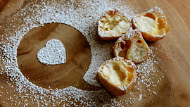 Domácí moučkový cukr si připravte podle videonávodu. Bude jemný jako čerstvý sníh