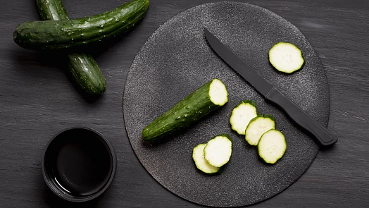 Sýrové okurky podle ČSN: Okurkové řezy se sýrovou pěnou nadchnou každou návštěvu