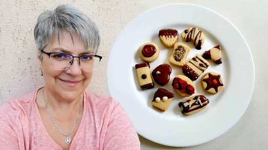 Linecké sušenky: Krásně nazdobené kousky jsou podobné vánočnímu cukroví