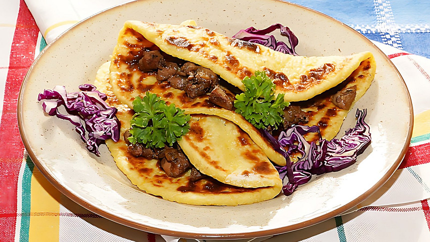 Lokše s pečenou husičkou nebo s povidly a mákem? Vyberte si ty chutnější