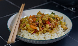 Čím zahustit čínu? Zapomeňte na mouku a připravte lahodnou a lesklou omáčku