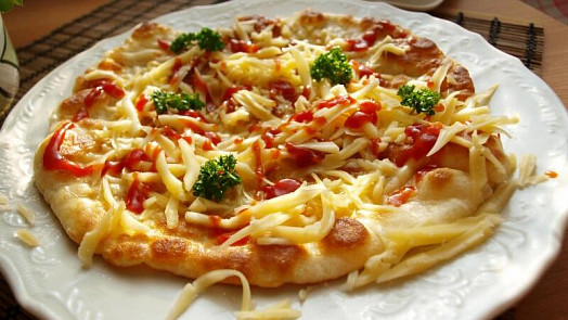 Ohřát langoše tak, aby nepozbyly křupavosti ani vláčnosti, to není úplně samozřejmé Ohřát langoše tak, aby nepozbyly křupavosti ani vláčnosti, to není úplně samozřejmé
