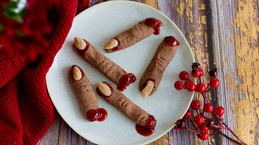 Jak upéct čarodějnické prsty? Jsou vtipným i chutným pohoštěním halloweenské párty