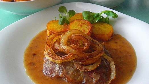 Co se dá udělat z cibule? 10 nejoblíbenějších receptů, a to nejen z české kuchyně