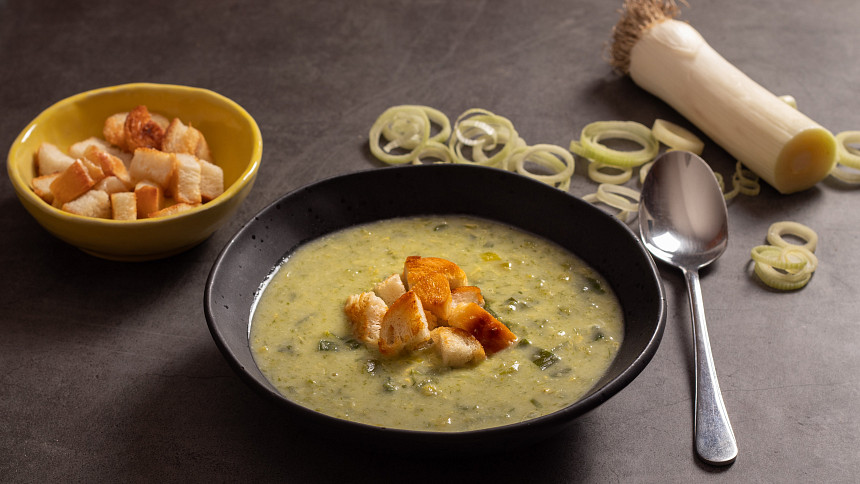 Krémová pórková polévka: Připravte si tu nejjemnější, jakou jste kdy ochutnali Krémová pórková polévka: Připravte si tu nejjemnější, jakou jste kdy ochutnali