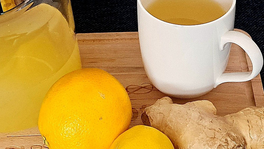 Zázvorový čaj příjemně překvapí svou chutí. Navíc krásně zahřeje a zvládne ho každý
