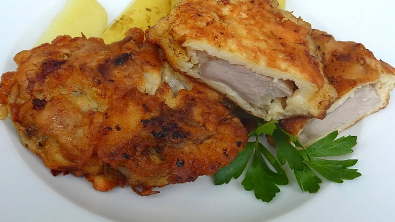 Pojďte si s námi udělat vepřové řízky v zelném těstíčku. Určitě si pochutnáte